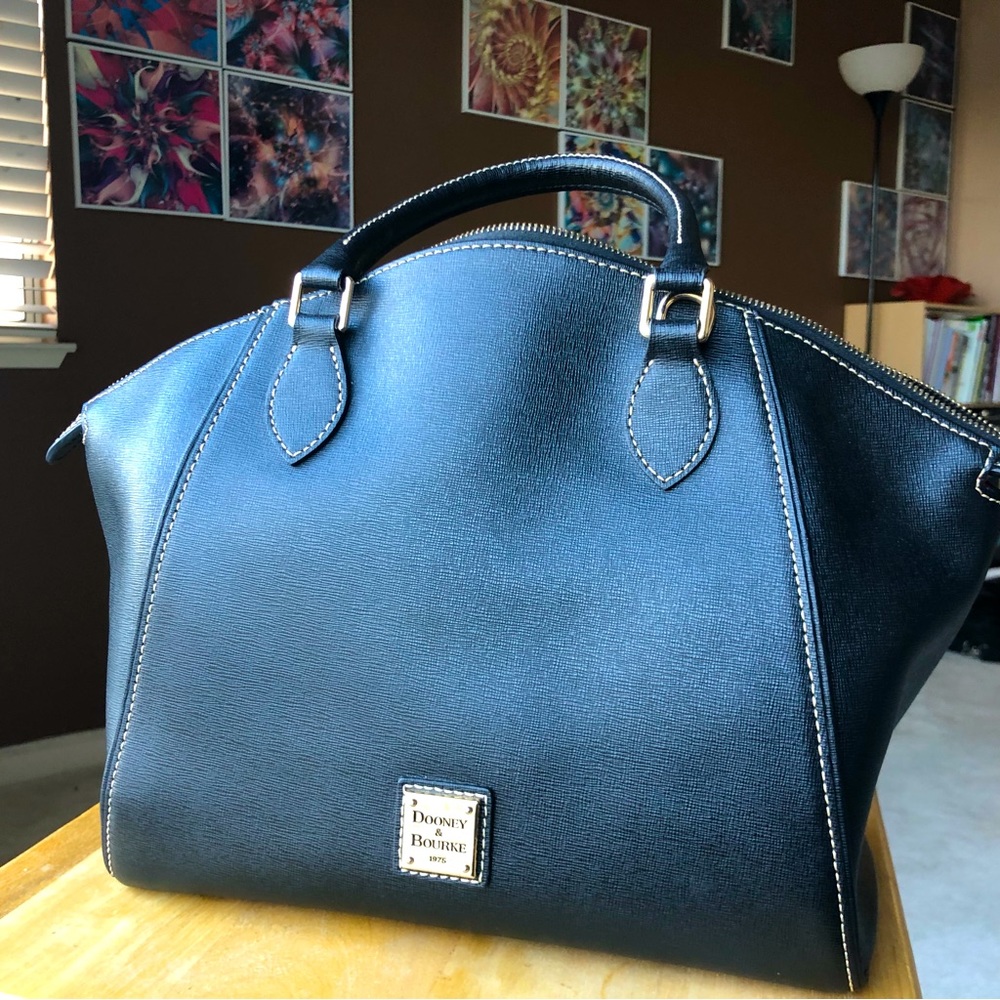 Dooney&Bourke Tote/Shoulder Bag